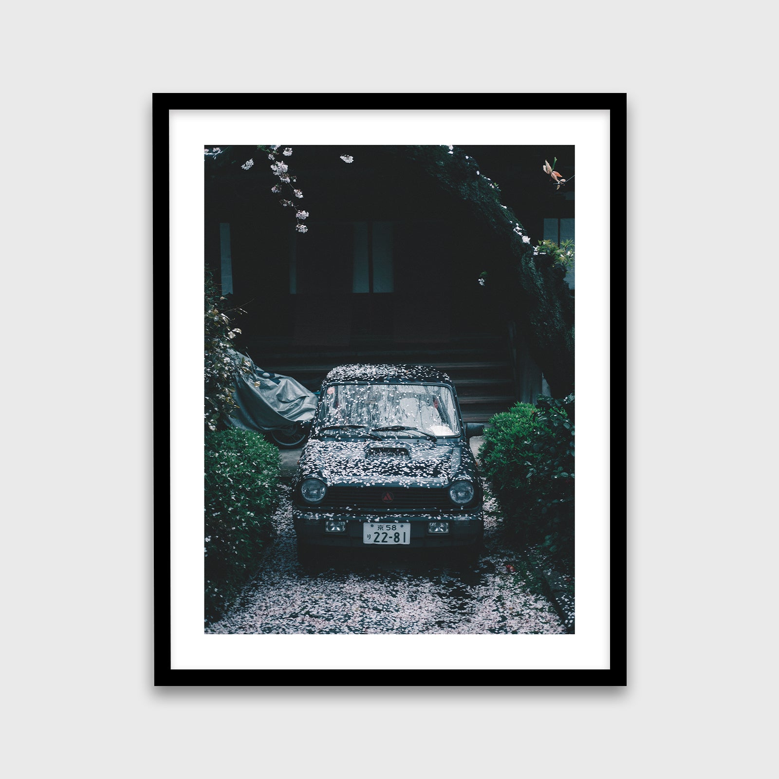 Car in Nakagyō-ku_16x20_Black Frame