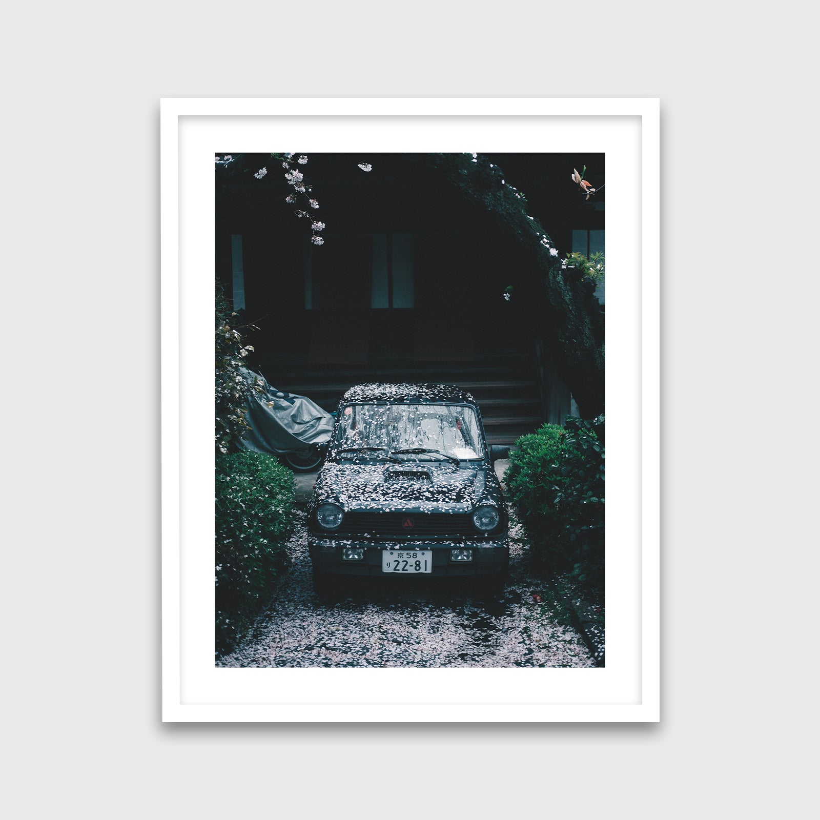 Car in Nakagyō-ku_16x20 White Frame