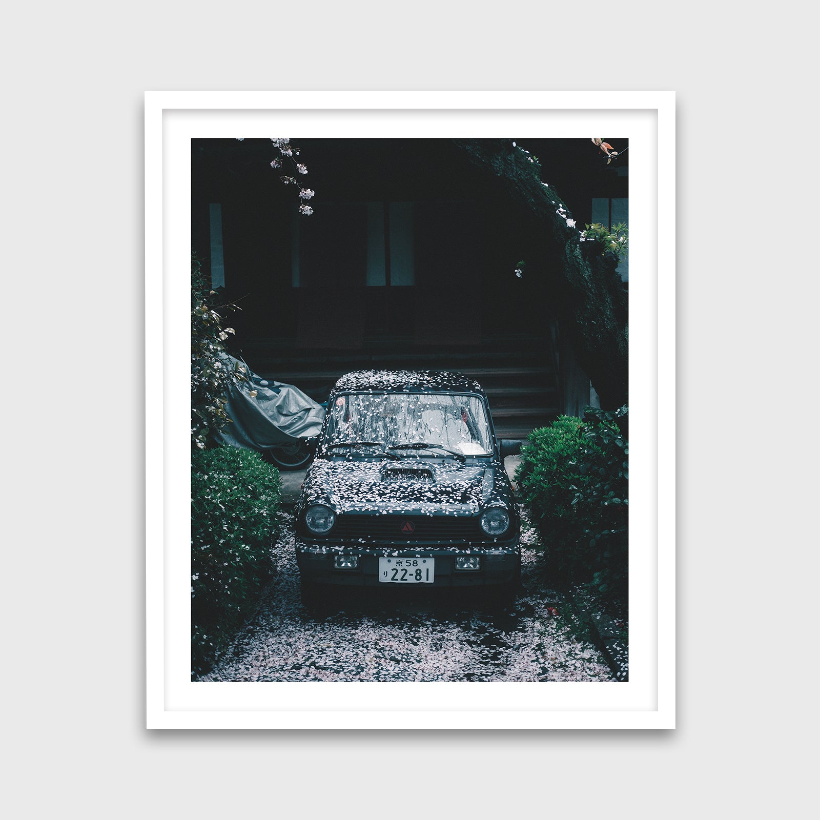 Car in Nakagyō-ku_20x24_White Frame